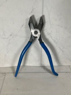 Klein Tools 9" Ironworker’s Pliers (D2000-7CST) (A1G011250)