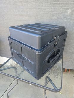 SKB MIXER RACK CASE 10U X 6U W/FURMAN POWER CONDITIONER RP8