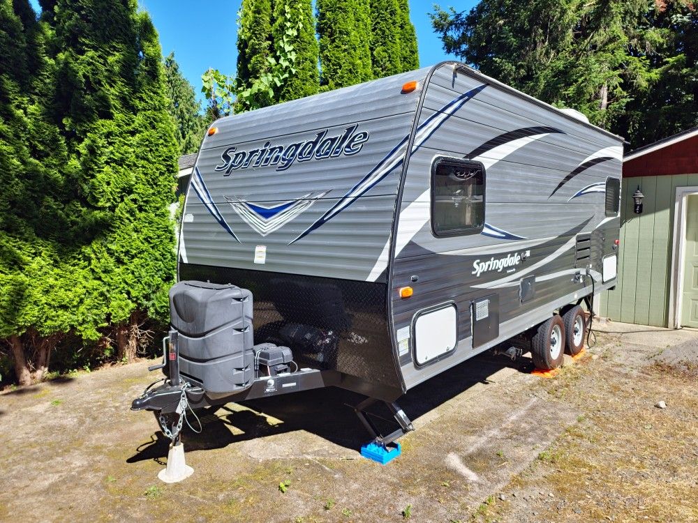 2018 Keystone Springdale Trailer 3990lbs Dry Weight