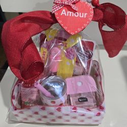 9 piece HTF Valentine's Day gift bundle NEW
