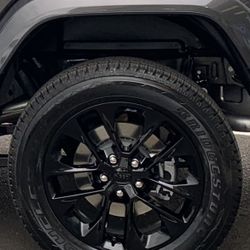 Jeep Gladiator Wheels & Tires 