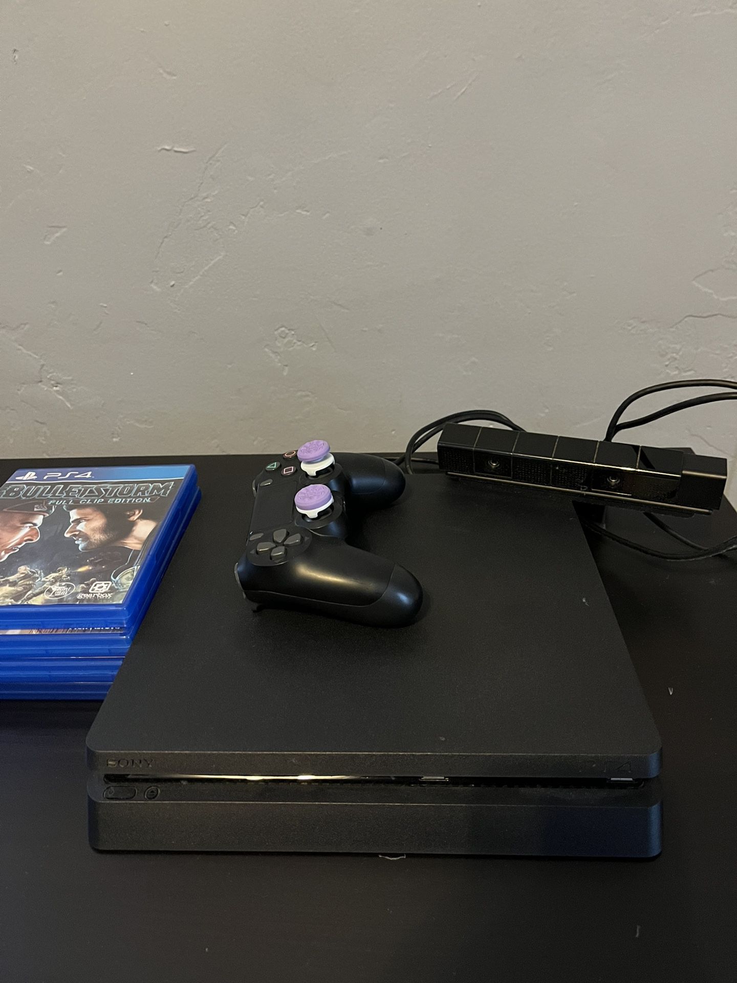 PS4 Slim (USED ONCE)