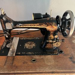 Antique Vintage Singer 27 Sewing Machine With Cabinet And Drawers