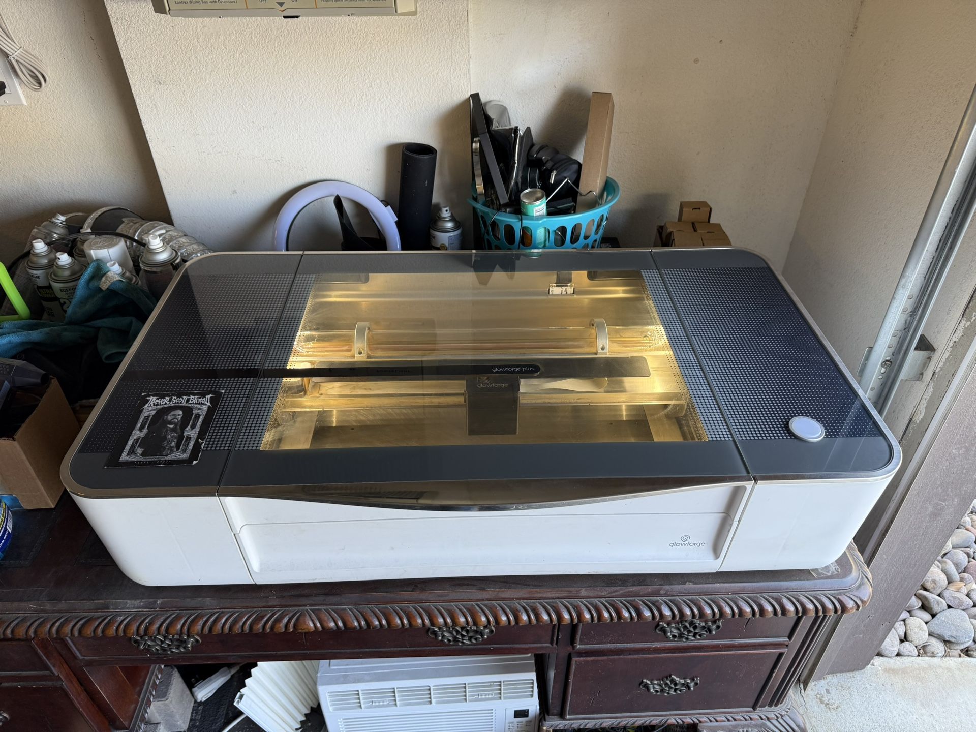 Glowforge plus laser engraver/Cutter