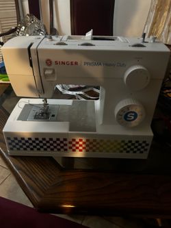 Sewing machine Singer