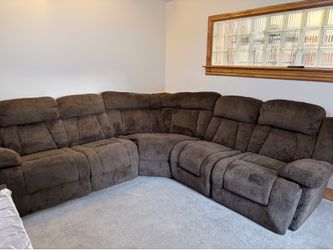 Large Brown Reclining Sectional Sofa – Excellent Condition