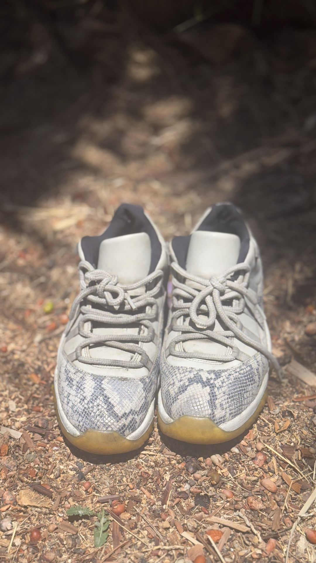 Jordan 11 Retro Low/Snake Light Bone