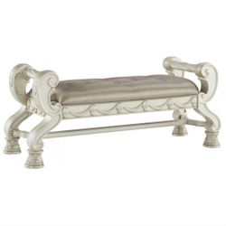 Cassimore Large Upholstered Bedroom Bench in Silver B750-09 Signature Design by Ashley