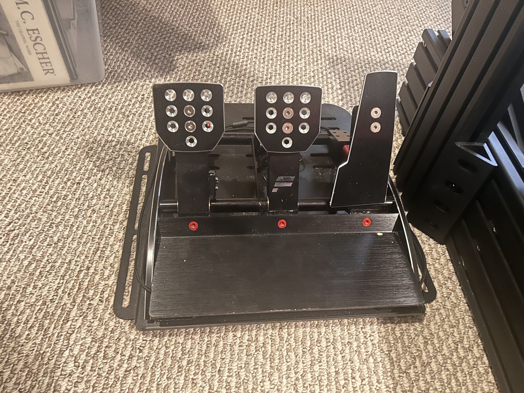 Trak Racer TR160 MK4 Racing Simulator build w/ Direct Feedback Racing Wheel and Monitor Stand