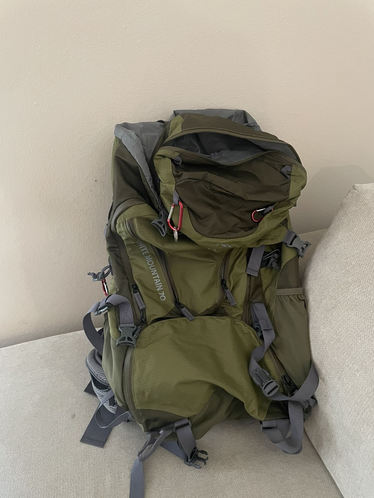 LL Bean Hiking Backpack: White Mountain 70