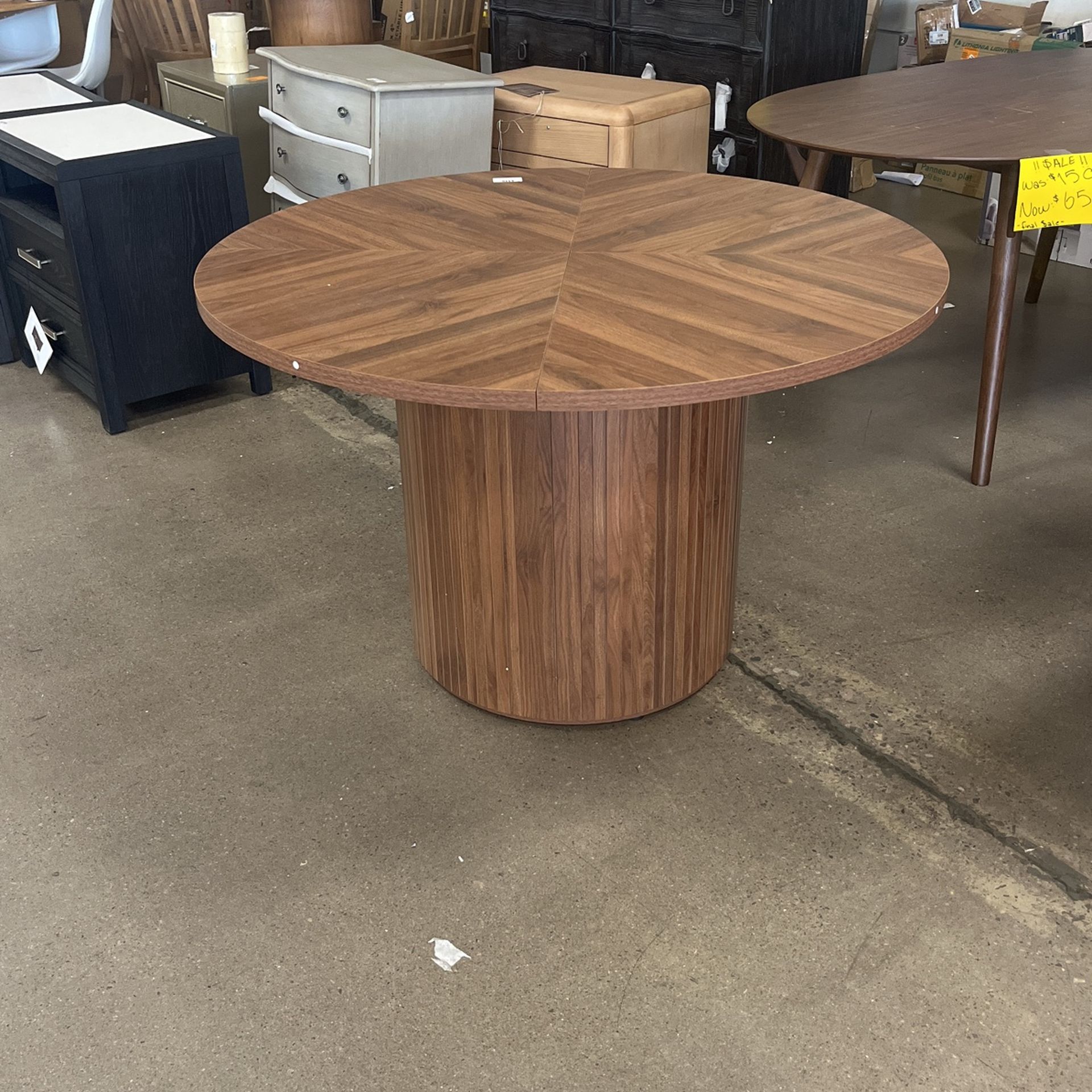 Round Pedestal Dining Table 47”