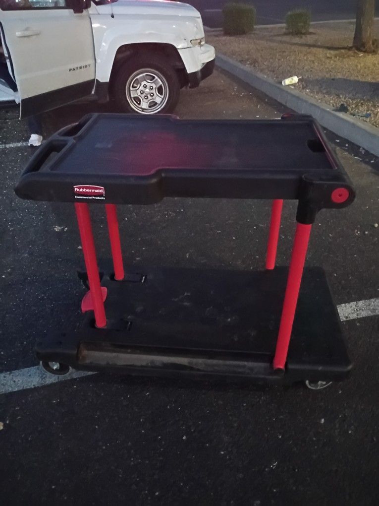 Rubbermaid Commercial Convertible Utility Cart