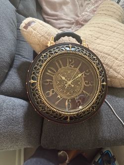 Clock purse