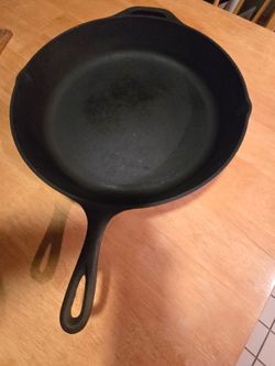 LODGE 100% Cast-Iron Pan