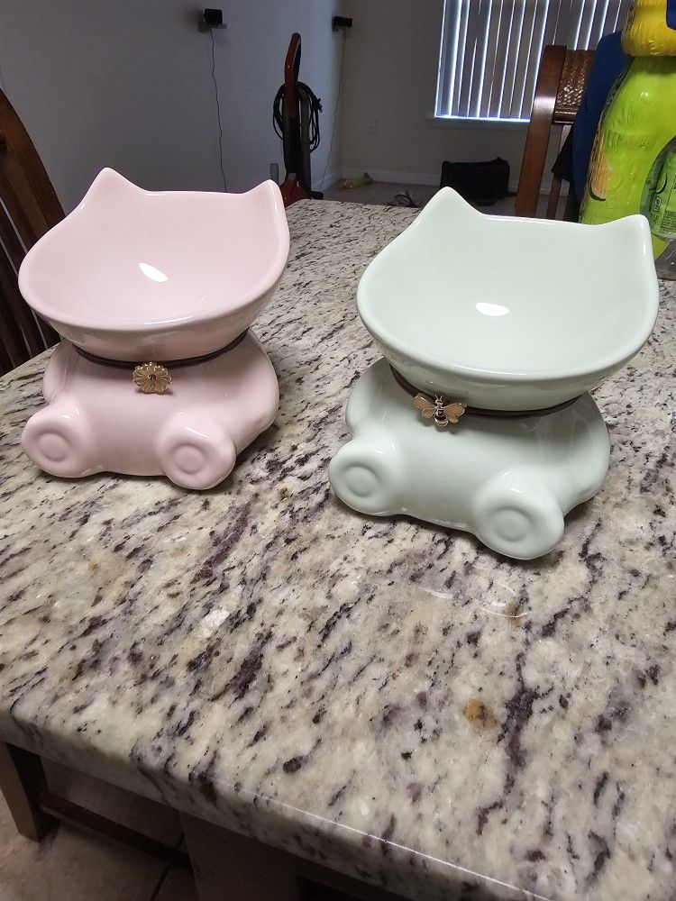 Brand New Cat Food And Water Elevated Bowls