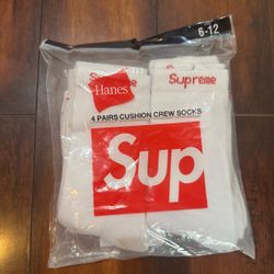 Supreme x Hanes Cushion Crew Socks 4-Pack