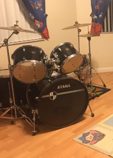 Tama Drum Set