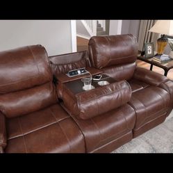 Beautiful Leather Recliner Couch 