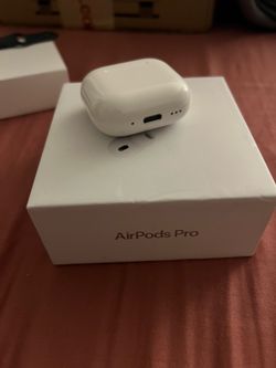 Apple AirPods Pro (2nd Gen w/ MagSafe charging case)