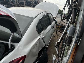 2017 Accord right rear door glass