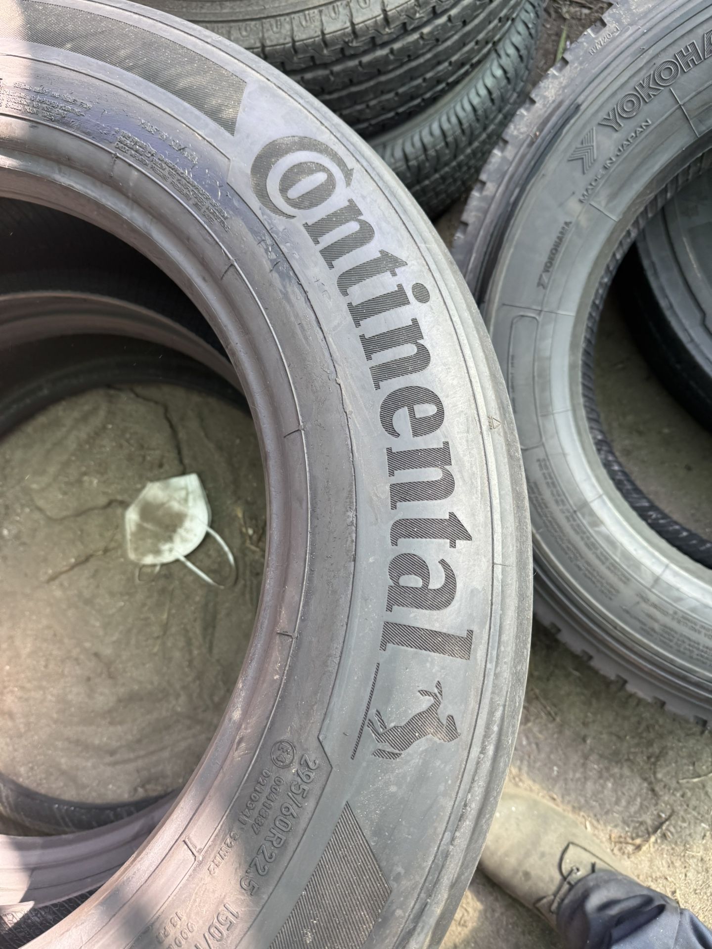 Tires 295/60/22.5