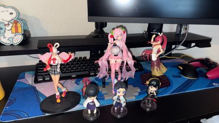Anime Figure Collection – 6 Figures