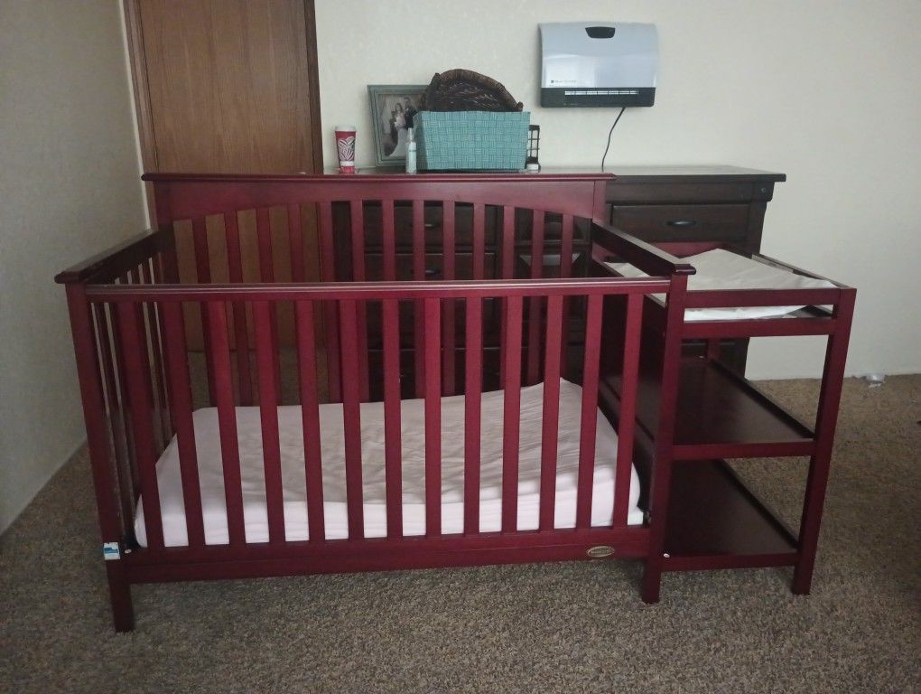Crib With Changing Table