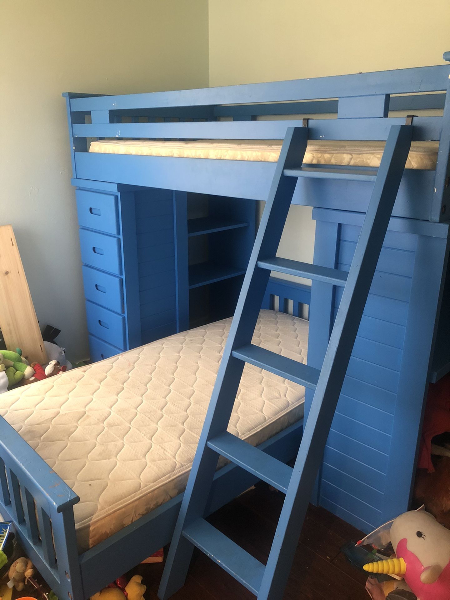 Bunk bed