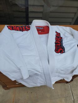 Brazilian Jiu Jitsu Gi - Like New