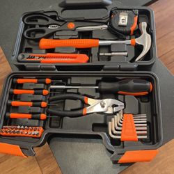 39 Piece Tool Kit