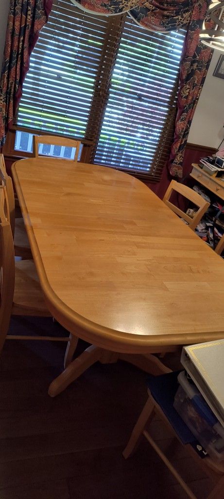 Solid Maple Dining Table And 6 Chairs