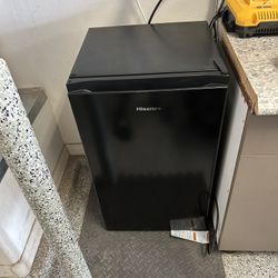 Hisense Mini Fridge 
