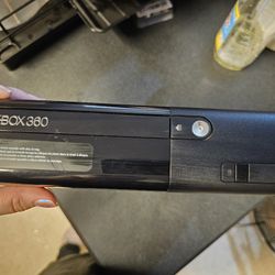 Xbox 360 w/ wireless remotes and 2 games