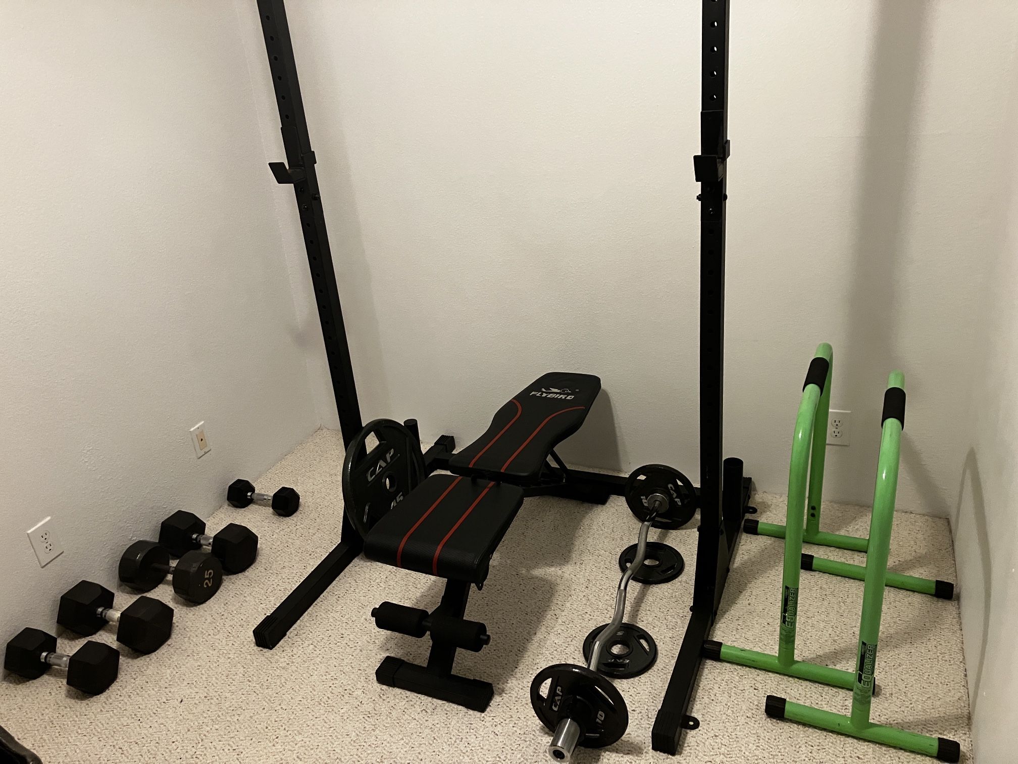 Exercise Equipment / Weights & Dumbbells