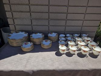 Royal Albert Old Country Rose Service For 16