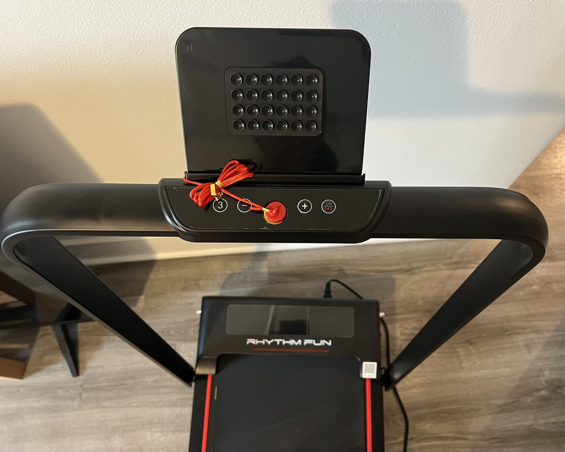 Walking Pad With Incline/handlebars/app