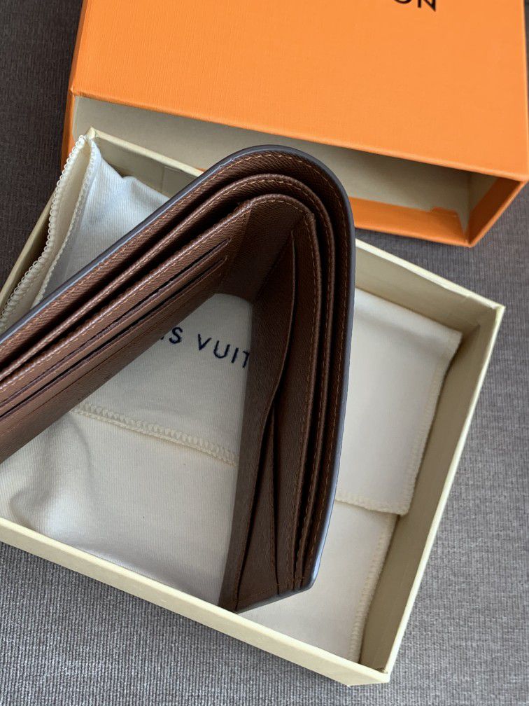 Louis Vuitton Brown Wallet 60017 19x10cm for Sale in Houston, TX - OfferUp