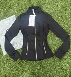 Black lululemon define jacket size 2/4