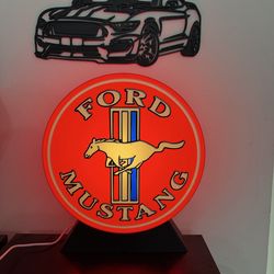 Lámpara LED Retro Ford Mustang y Arte de Pared de Metal – Decoración para Garaje o "Man Cave" – Regalo para Entusiastas de los Coches y Coleccionistas