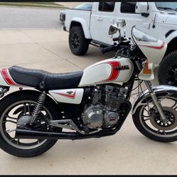 1981 Yamaha XJ 550 SECA “YICS”