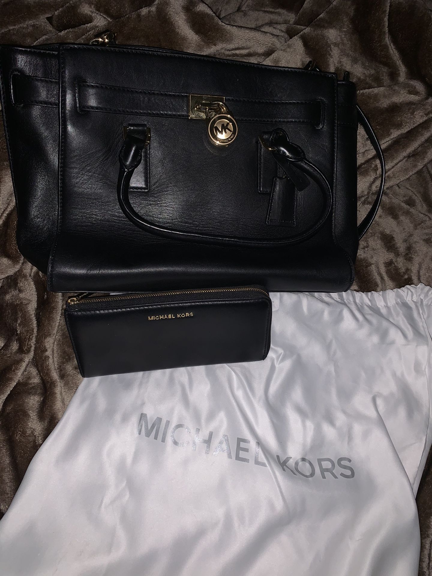 Michael Kors Large Traveler Bag & Matching Wallet