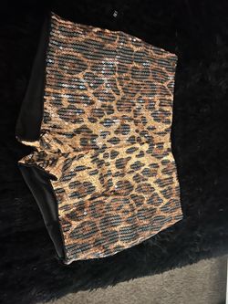 Cheetah sequence shorts