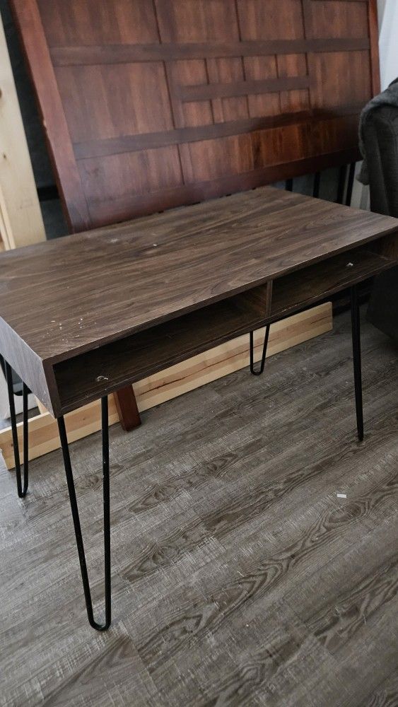 Desk / Vanity / Console table