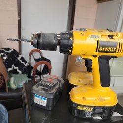 Hitachi Dewalt Drill With Battery's And Chargers All For 100