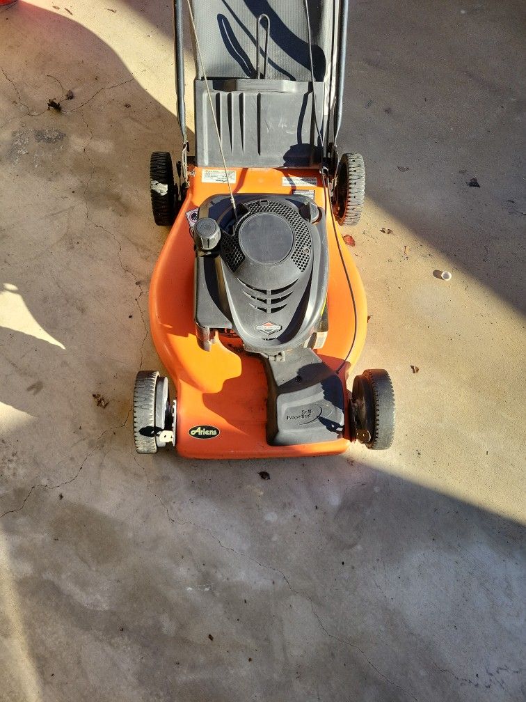 Ariens Lawnmower 