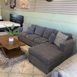 Grey Sectional With Ottoman Free Ottoman !!