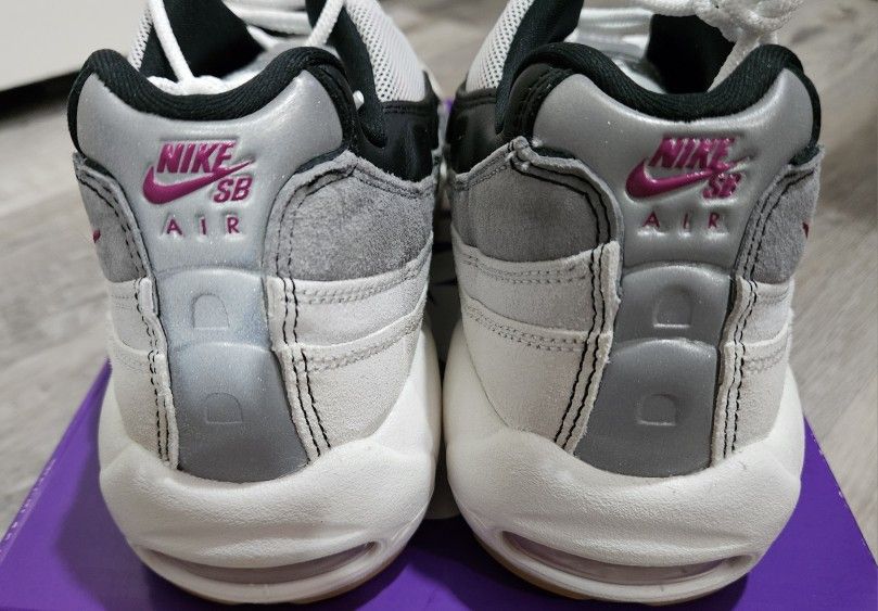 Nike SB Air Max 95 Men\'s 9.5 Women\'s 11