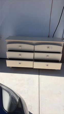 Dresser free
