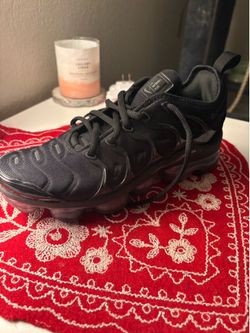 Nike Air Vapormaxes Size 6 W