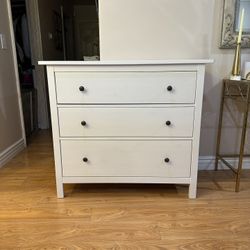 IKEA Dresser ( Delivery Is Available)